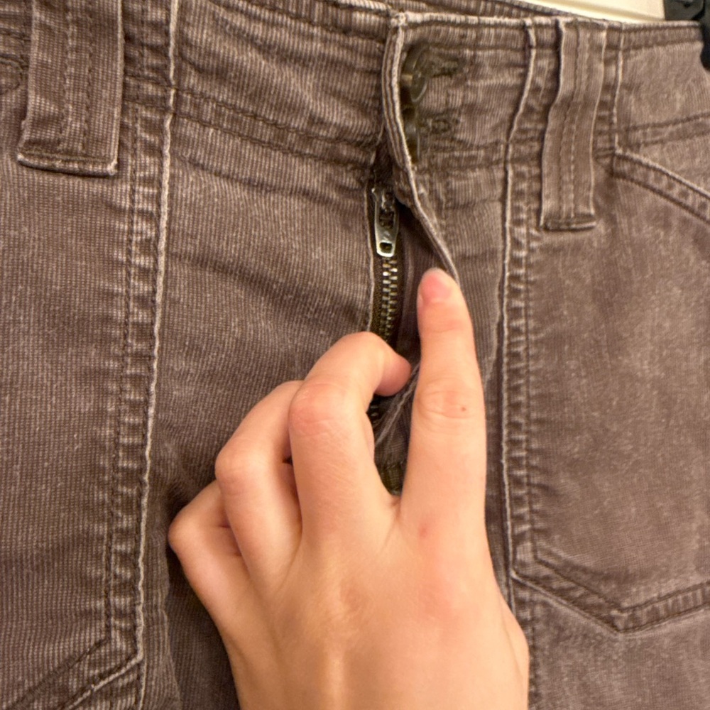 Sonoma Women's Dark Brown Cargo Shorts - Picture 5 of 6